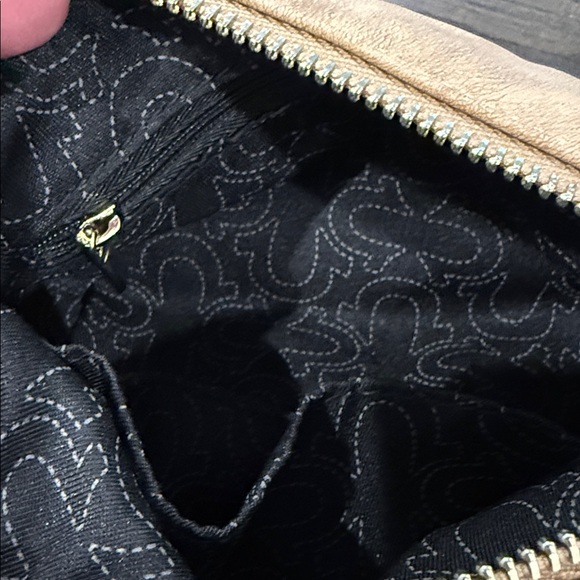 True Religion Shoulder Mini Purse Faux Faux Leather Suede Feel Camel Gold Tones - Picture 13 of 16